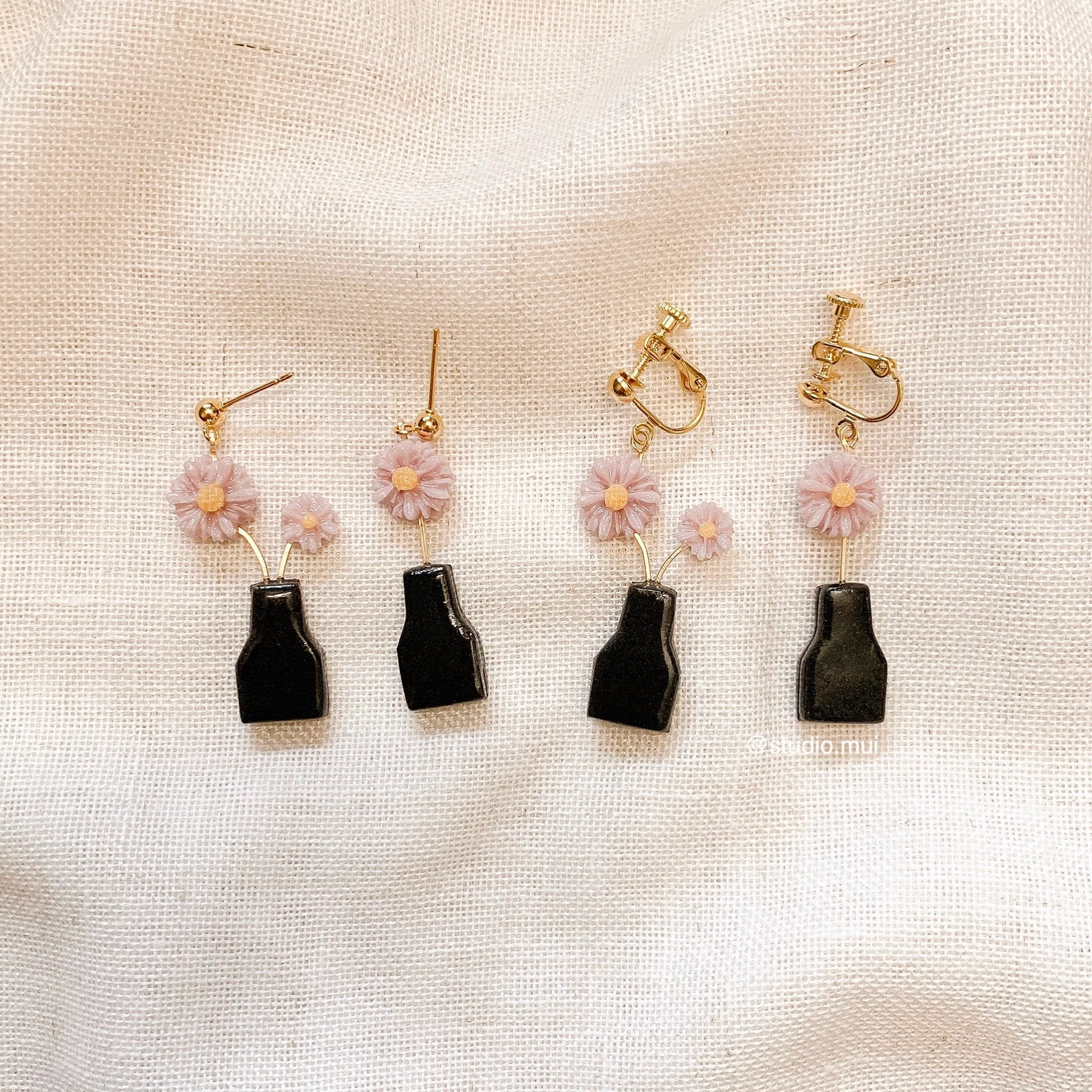 Preorder| Daisy Flower Vase Earrings