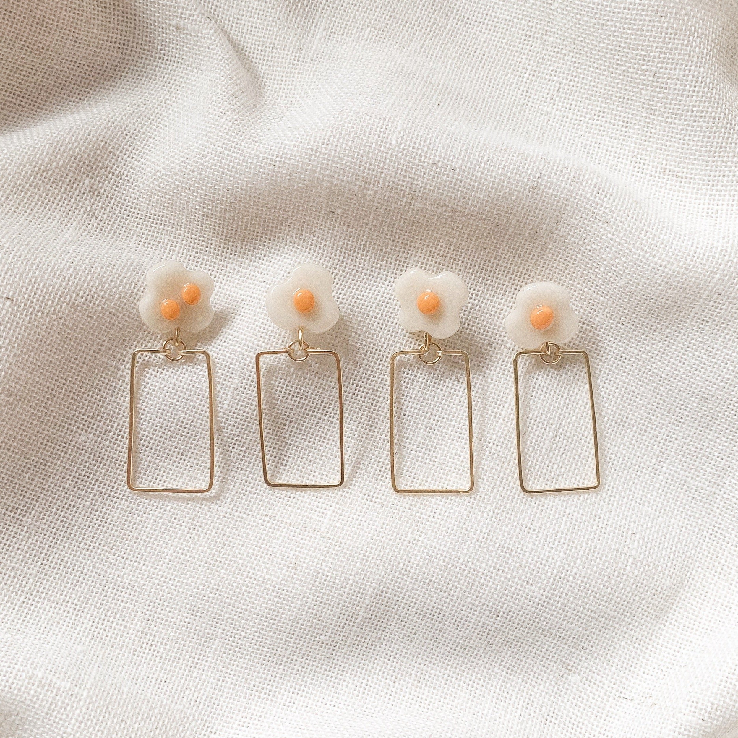 PREVIEW | Preorder| Sunny-Side-up Egg Studs